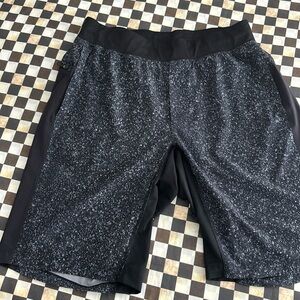 Men’s lululemon linerless shorts (L) black